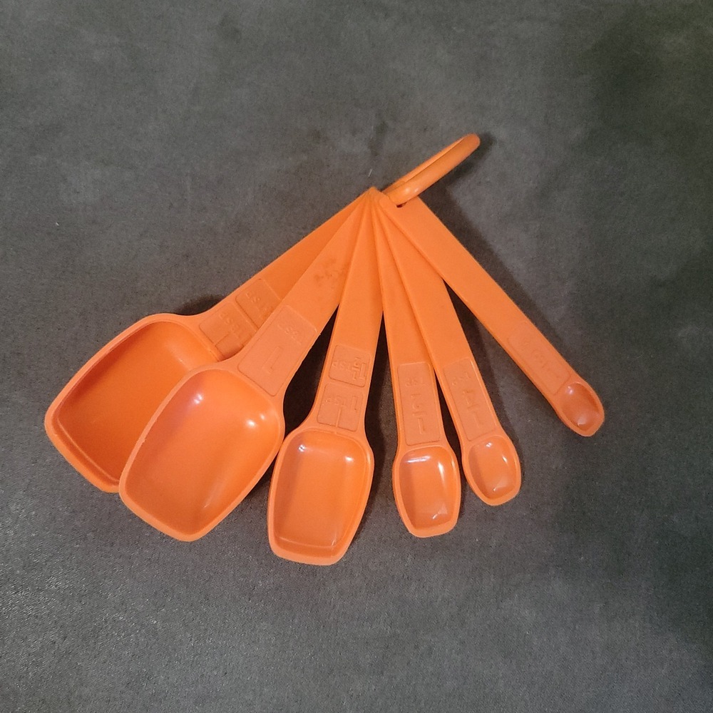 Vtg Tupperware 6 pc Measuring Spoons Orange D-Ring #1266-1272